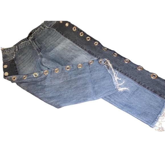 Missguided  size 10 blue cropped jeans gold grommets down each leg - Picture 8 of 16